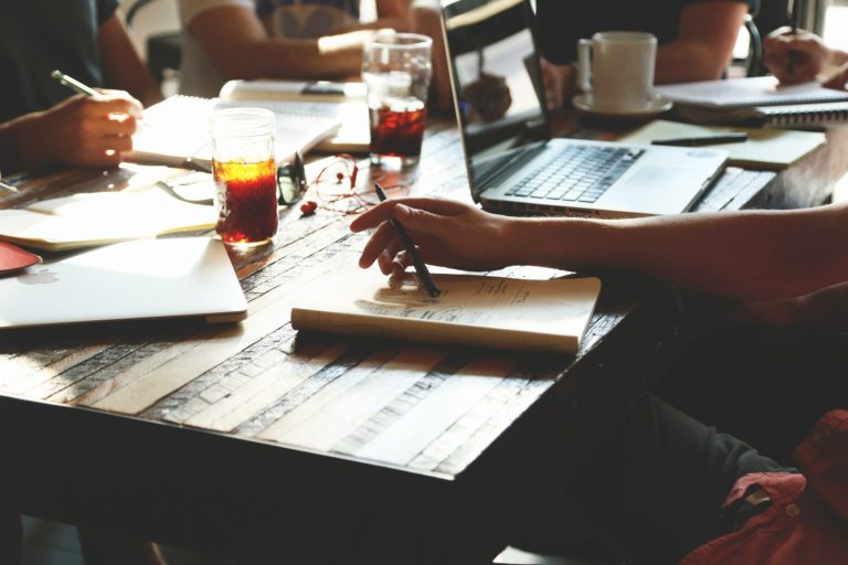 5 Must-Have Facilities for a Conference Venue