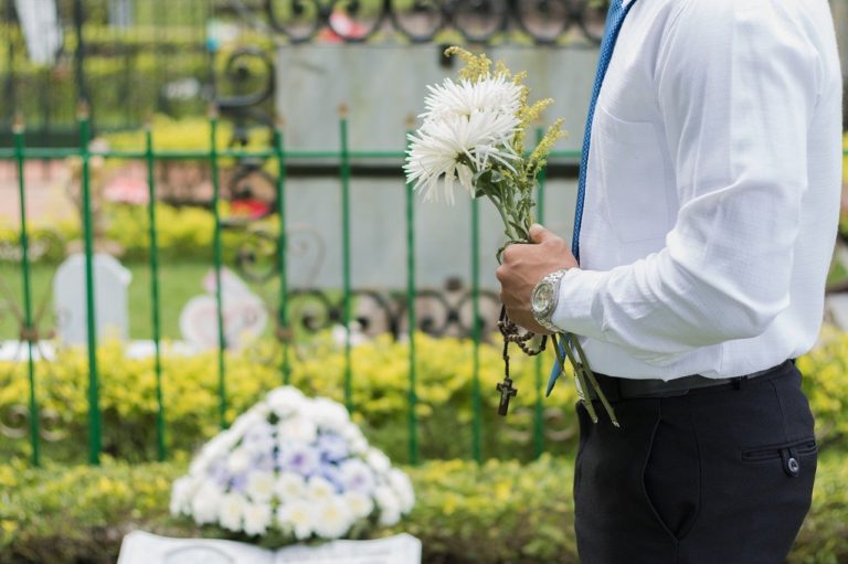 The Reasons Why We Should Have a Funeral Service