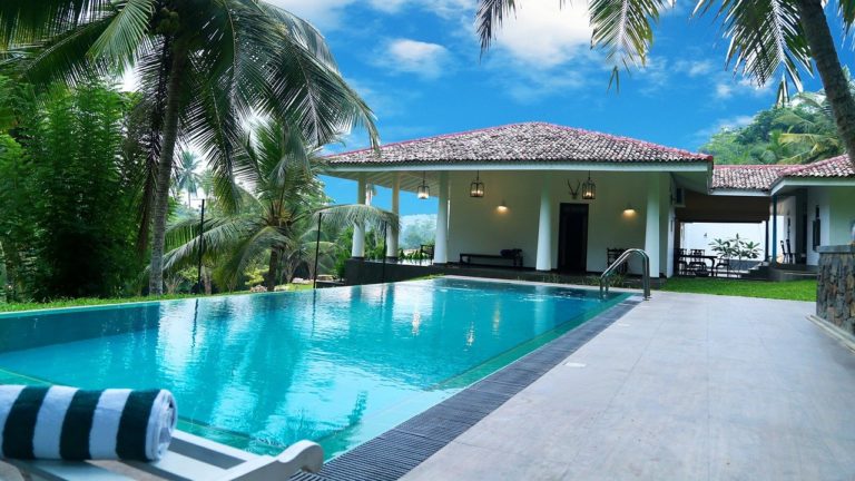Water Filters Online: How to Maintain Your Swimming Pool