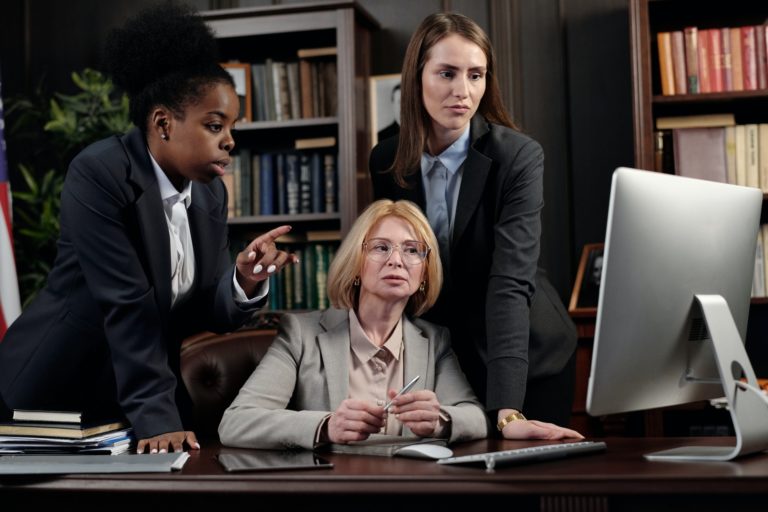 Attention Female Entrepreneurs! How to Manage Your Business Efficiently in These 4 Areas