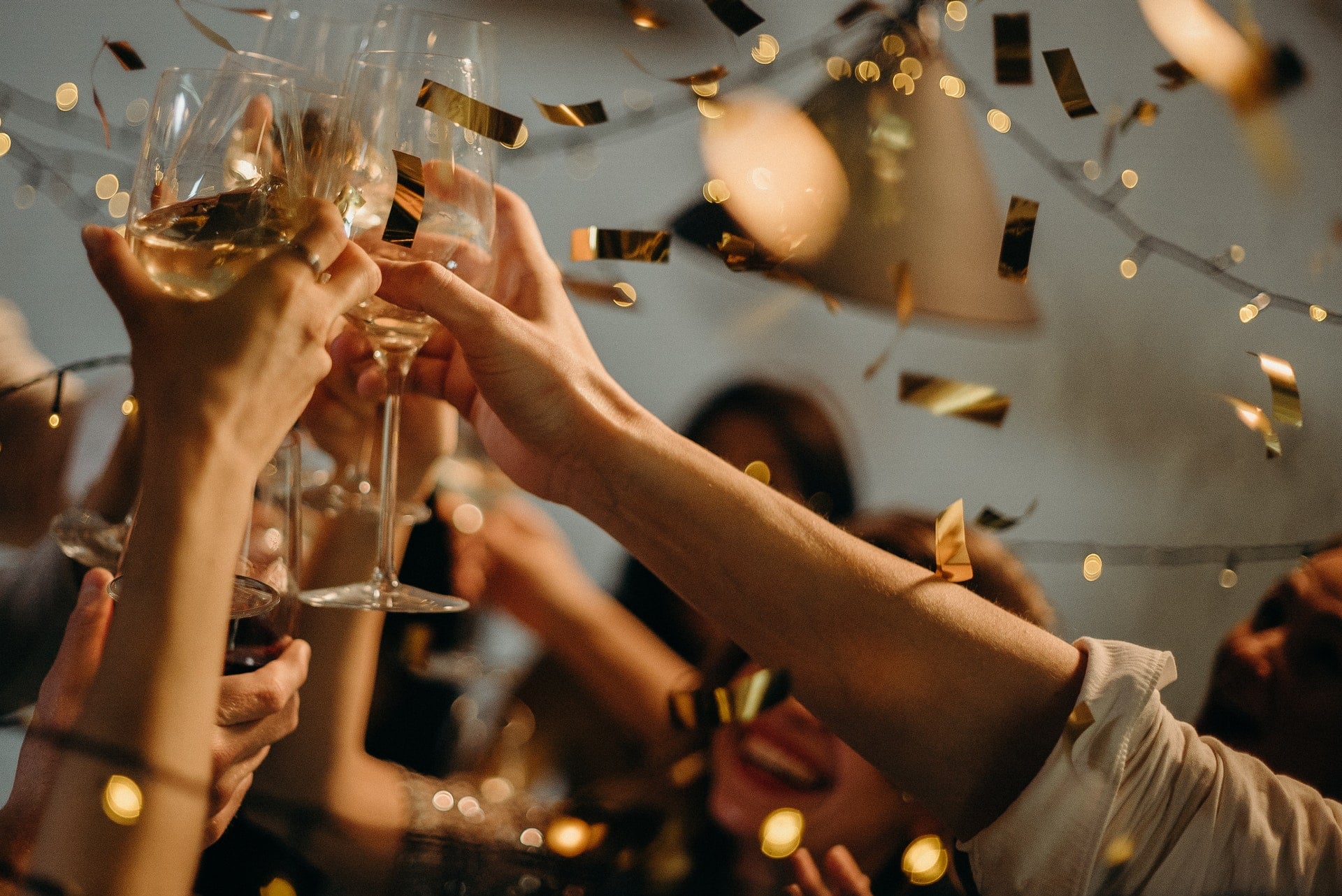 9 Ideas for Using 3D Glasses at Your Holiday Parties