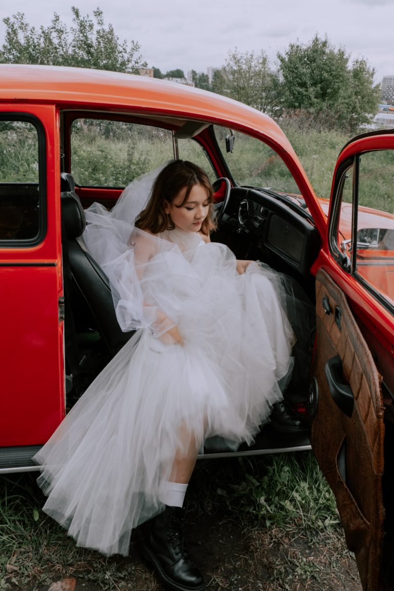 The Dos and Don’ts of Buying a Wedding Gown