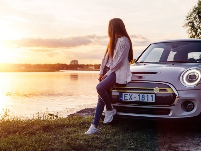 Top 5 Cars Attracting Female Buyers