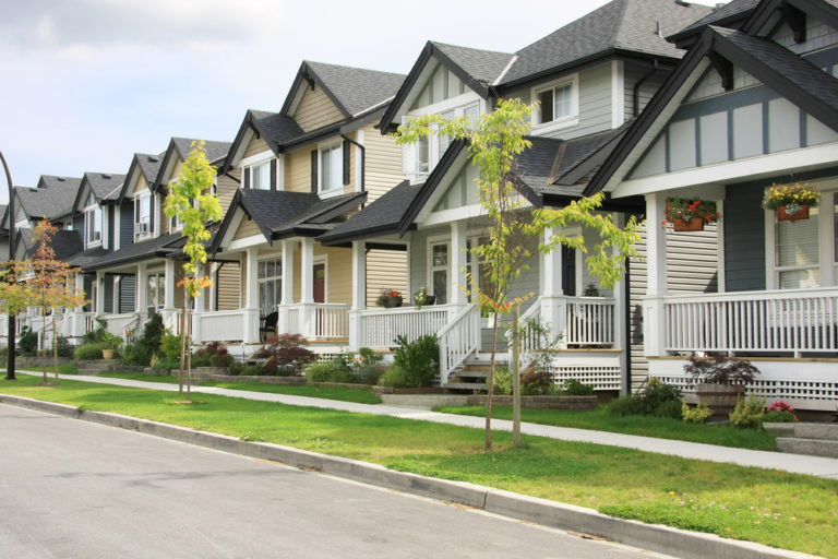 How to Choose a New Neighborhood Your Family Will Love
