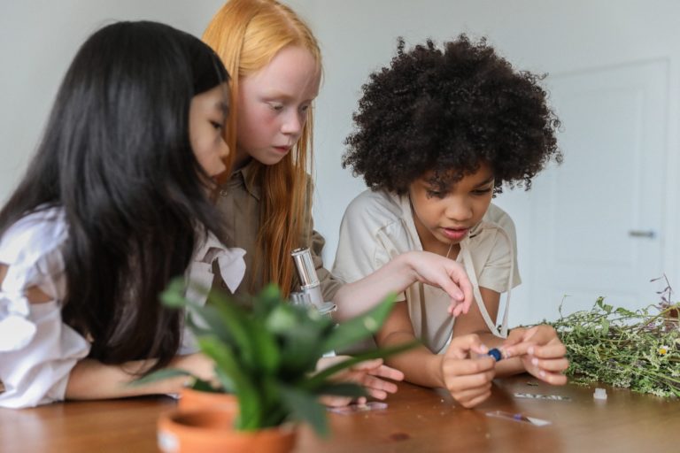 4 Ideas for Incorporating Science into Your Kids’ Spring Break