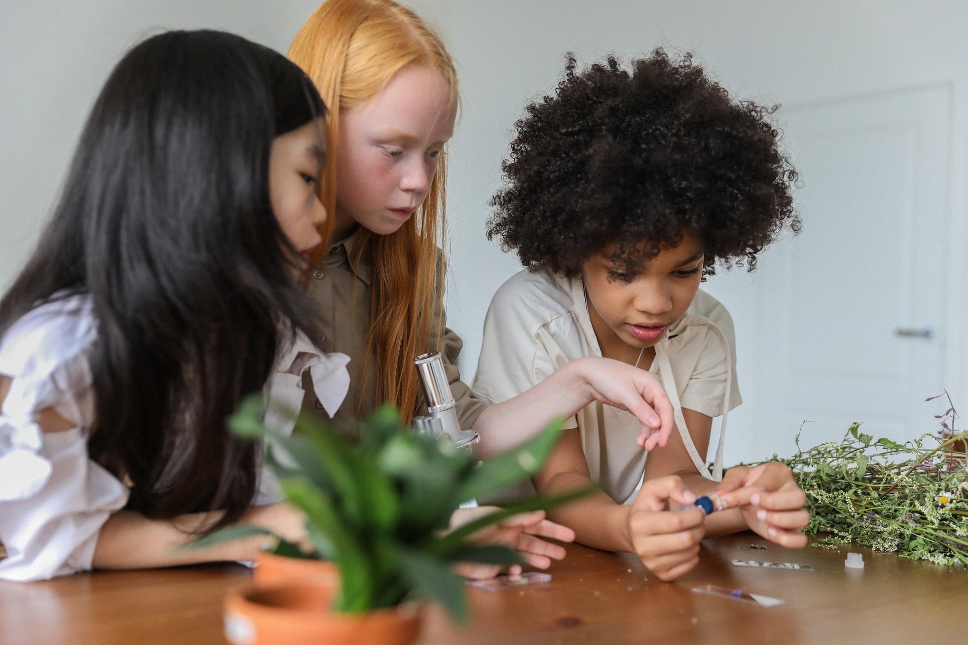 4 Ideas for Incorporating Science into Your Kids’ Spring Break