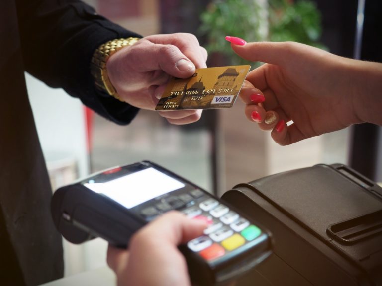 5 Benefits of Small Businesses Using Virtual Cards for B2B Payments