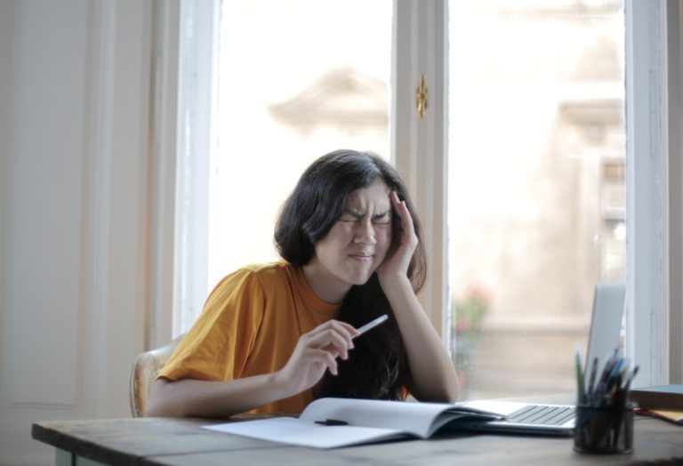 7 Alternative Treatments for Recurrent Migraines