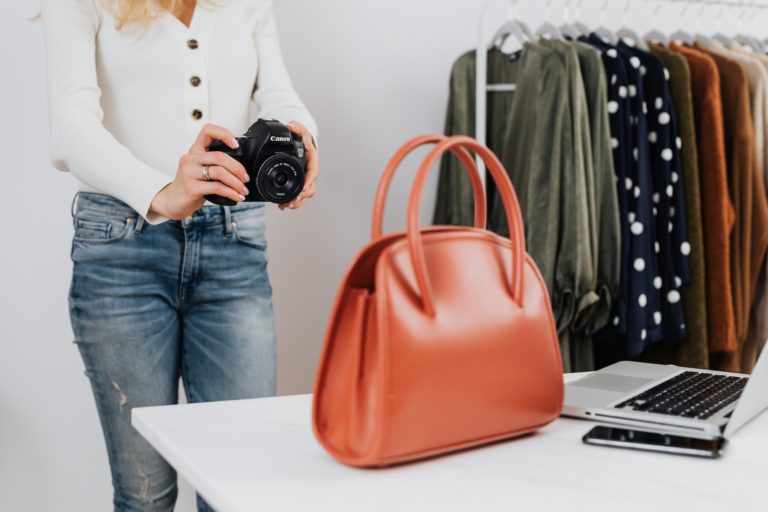 3 Important Reasons to Hire a Professional for Product Photos