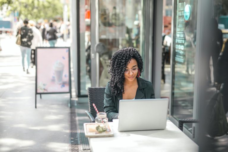 6 Benefits Businesses Receive by Using Direct Mail Advertising