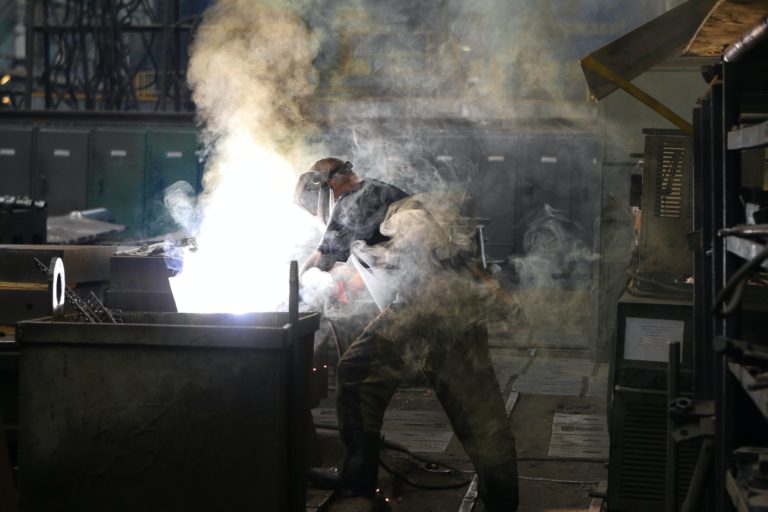 How to Find the Right Manufacturing Service for Your Product