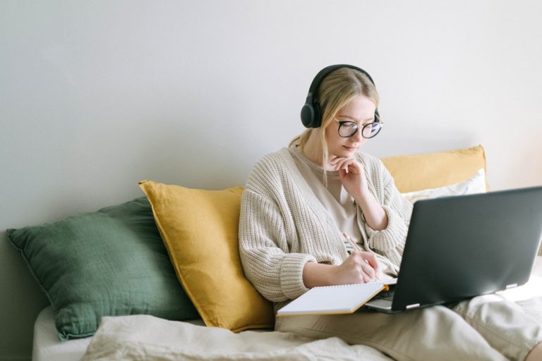 6 Essential Tips for Purchasing Items in Online Auctions