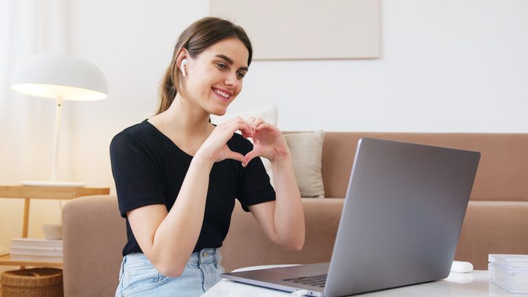 4 Important Reasons to Install a Live Chat Agent on a Website