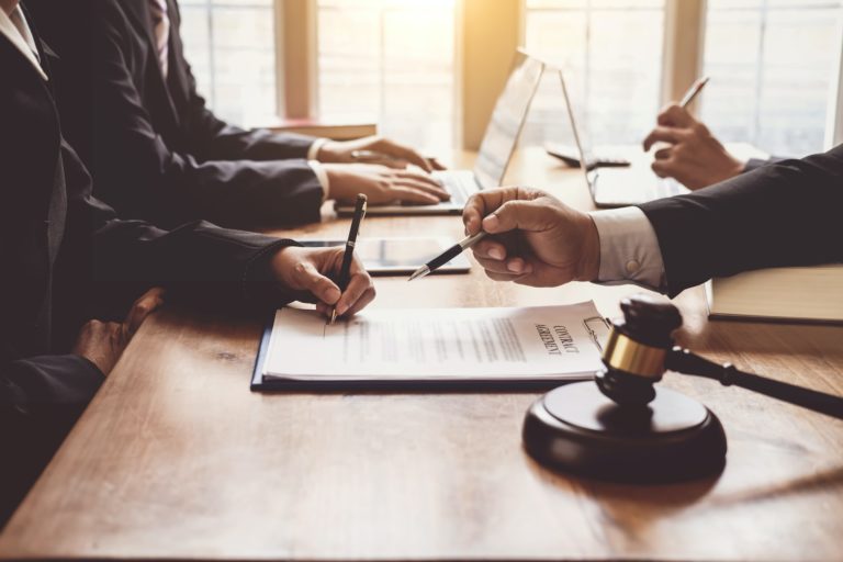 8 Common Types of White Collar Crimes Needing a Lawyer