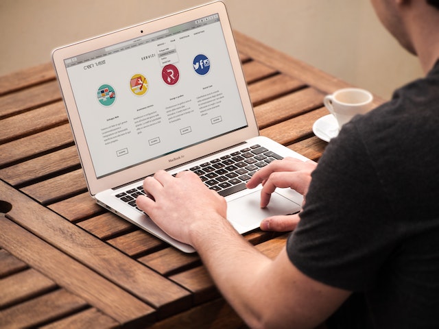 Advanced Document Understanding: Use of AI in Business