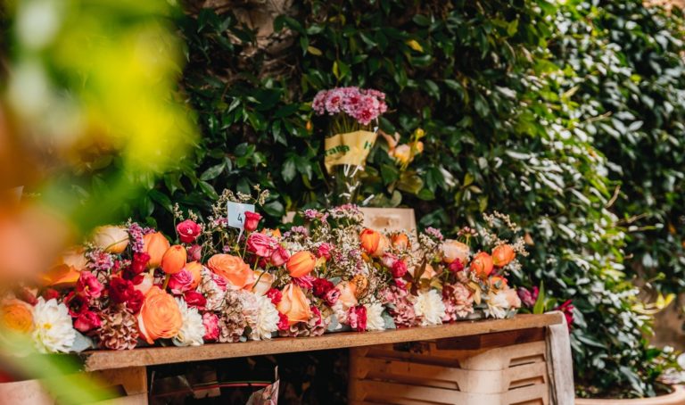 6 Exciting Vase Options for Displaying Your Rose Bouquet