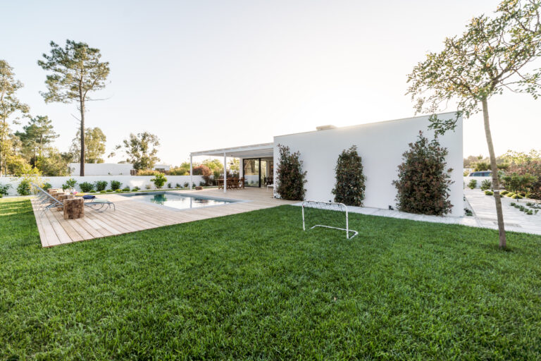 Revitalize Your Backyard with These 5 Renovation Tips
