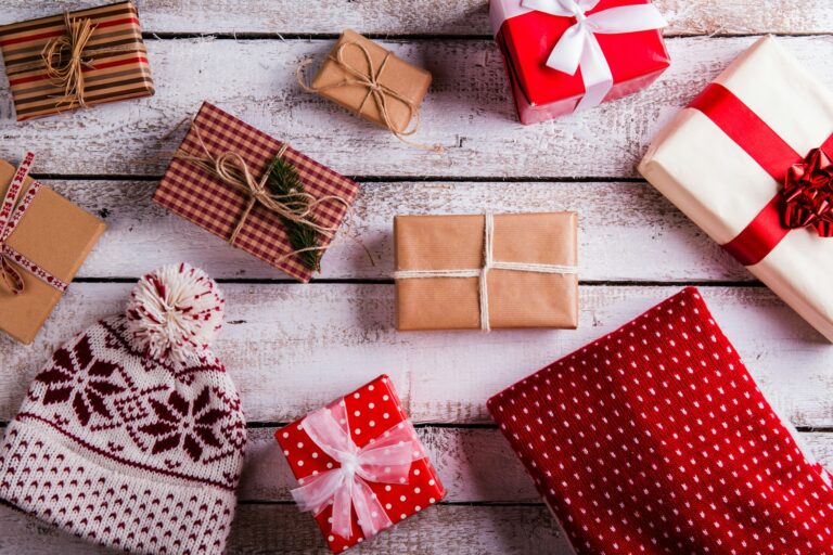 7 Strategies to Do Holiday Shopping Without Breaking the Bank