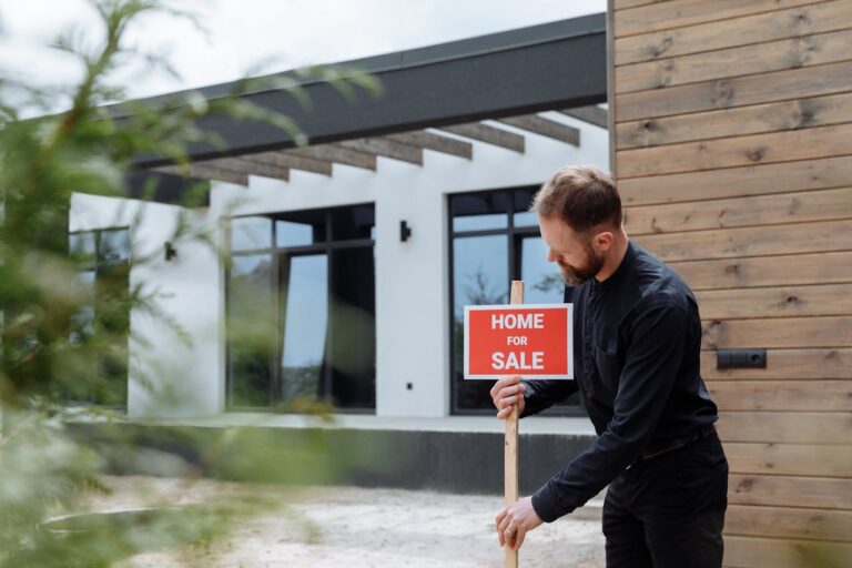 7 Tips for Writing a Real Estate Listing That Appeals to Buyers