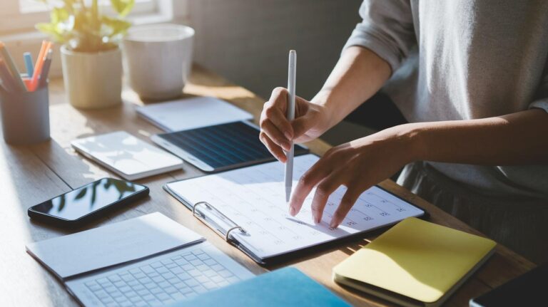Time Management And Stress Management: Enjoy More Life